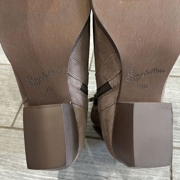 Anthropologie Seychelles Upside Taupe Suede Booties New! - Picture 10 of 12
